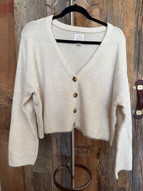 Billabong Cream V-Neck Button-Front Cropped Cardigan